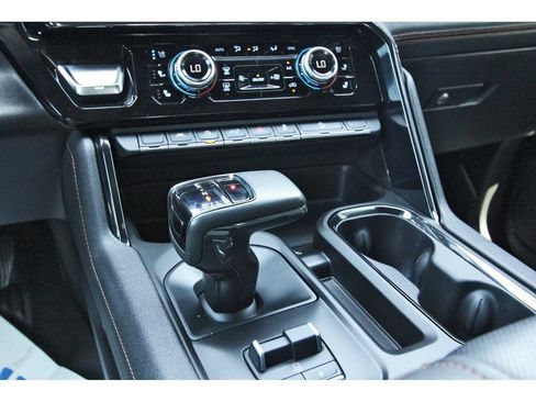 Used 2022 GMC Sierra 1500 AT4 w/ AT4 Preferred Package AWD/4WD image 28