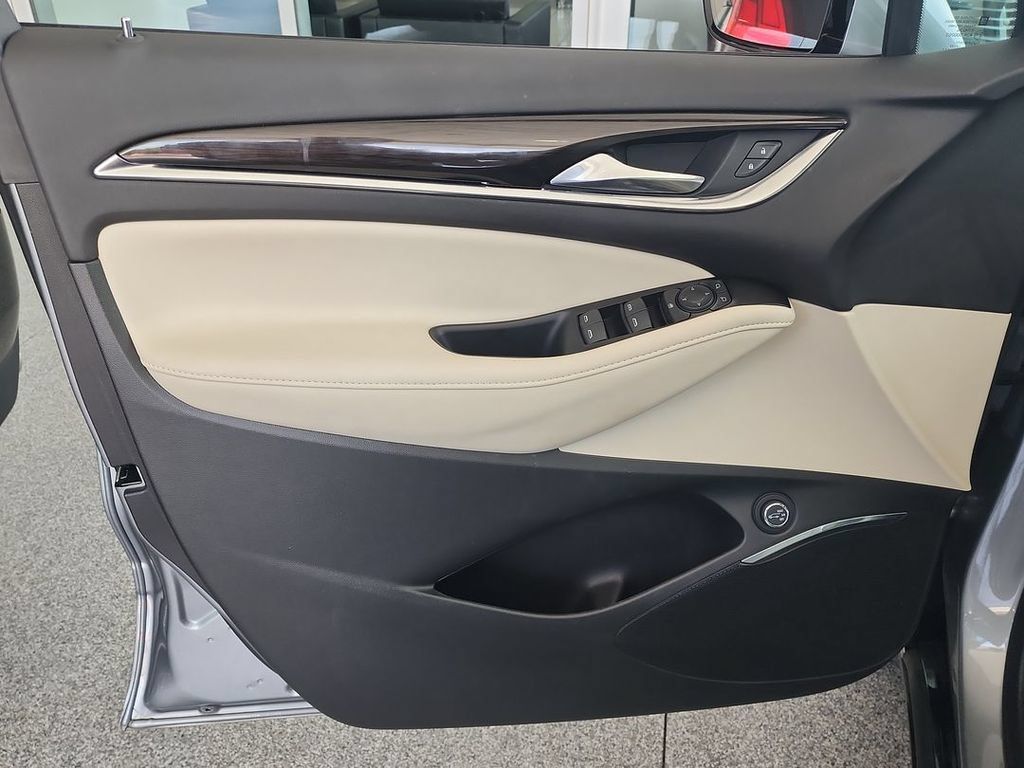 Certified 2023 Buick Enclave Essence w/ Experience Buick Package FWD image 21