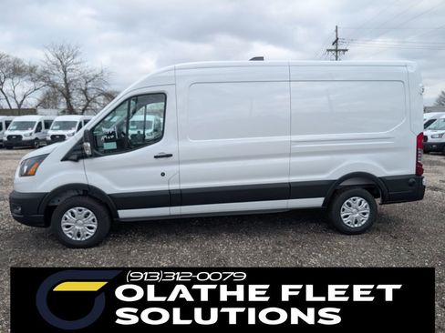 New 2026 Ford Transit 250 148 Medium Roof RWD image 3