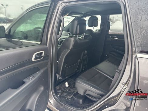 Used 2021 Jeep Grand Cherokee Laredo X image 27