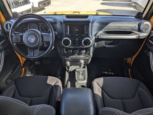 Used 2013 Jeep Wrangler Unlimited Rubicon w/ Connectivity Group AWD/4WD image 13