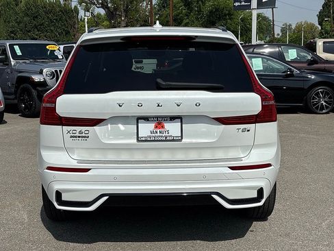 Used 2025 Volvo XC60 T8 Ultra w/ Protection Package Premier AWD/4WD image 4
