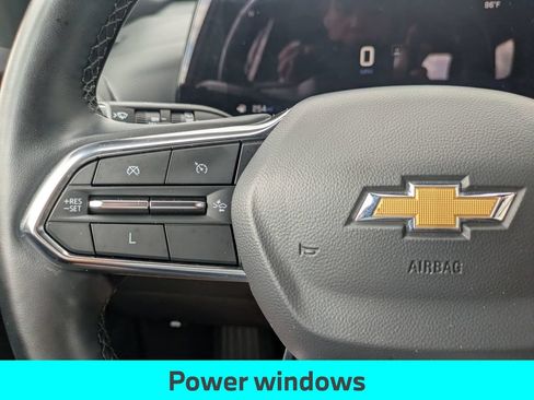 Used 2025 Chevrolet Equinox LT FWD image 18