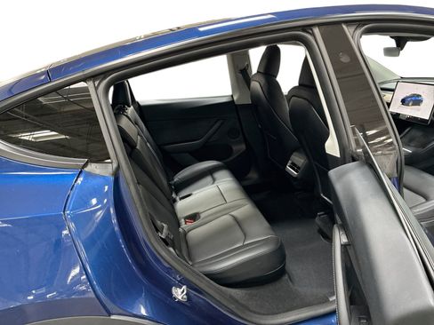 Certified 2023 Tesla Model Y Long Range AWD/4WD image 11