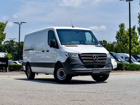 Used 2025 Mercedes-Benz Sprinter 2500 image 10