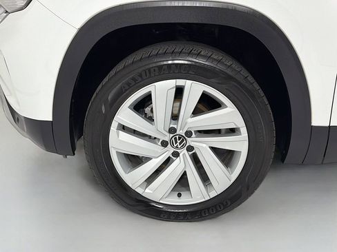 Used 2022 Volkswagen Atlas Cross Sport SE w/ Panoramic Sunroof Package image 31