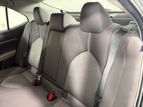 Used 2021 Toyota Camry LE FWD image 18