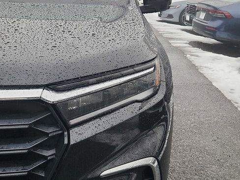 Certified 2025 Honda Pilot EX-L image 9