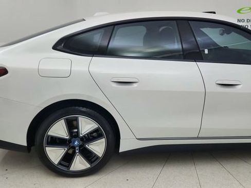 Used 2023 BMW i4 eDrive35 w/ Premium Package RWD image 11