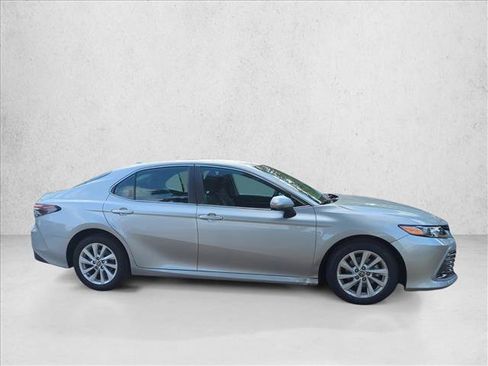 Used 2023 Toyota Camry LE FWD image 5