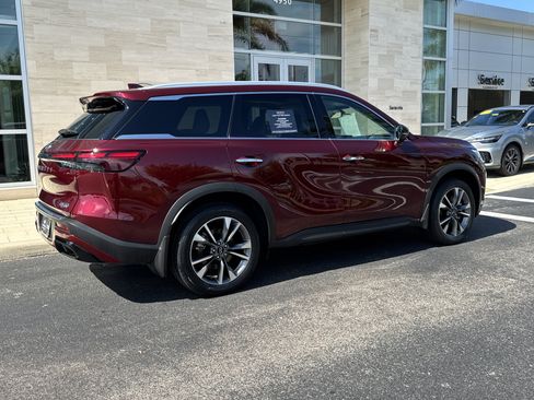 Certified 2023 INFINITI QX60 Luxe w/ Cargo Package FWD image 4