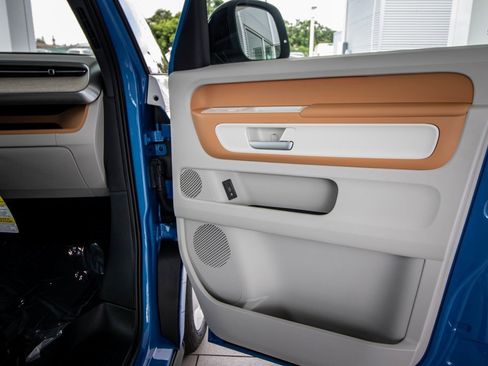 New 2025 Volkswagen ID. Buzz 1st Edition image 42