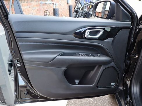 New 2025 Jeep Compass Latitude w/ Sun & Sound Group image 7