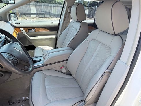 Used 2013 Lincoln MKX FWD image 8
