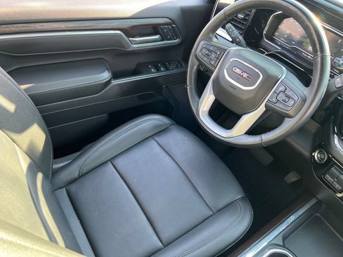 Used 2025 GMC Sierra 2500 SLT w/ SLT Premium Package AWD/4WD image 18