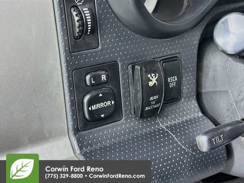 Used 2010 Toyota FJ Cruiser 4WD image 10