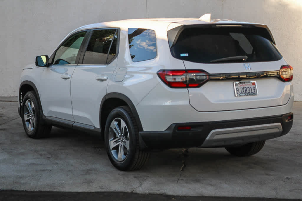 Used 2024 Honda Pilot EX-L image 4