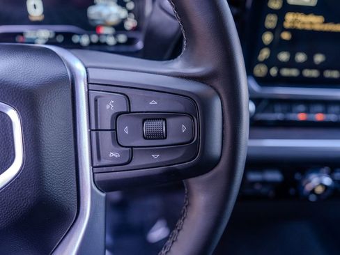 Used 2025 GMC Sierra 1500 SLT image 7