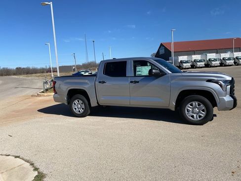 Used 2025 Toyota Tundra SR w/ SR Tow Package image 5