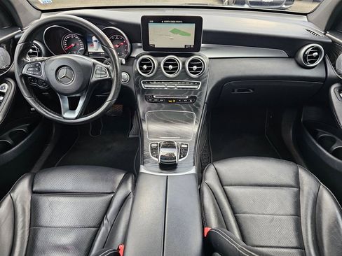 Used 2018 Mercedes-Benz GLC 300 4MATIC image 9