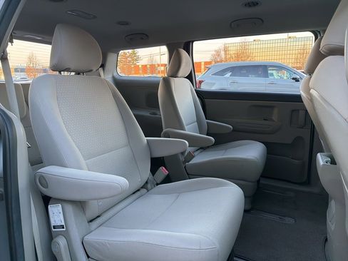 Certified 2018 Kia Sedona L image 16