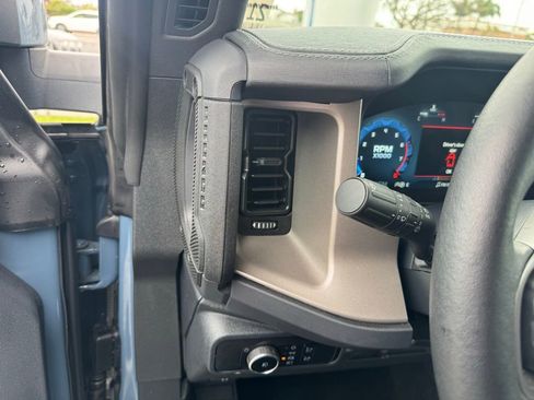Used 2025 Ford Bronco Outer Banks image 15