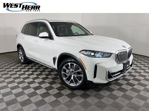 Used 2025 BMW X5 xDrive50e image 1