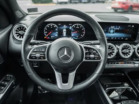 Certified 2023 Mercedes-Benz GLB 250 4MATIC image 28
