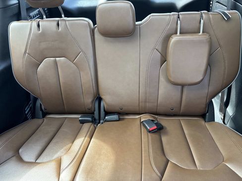Used 2017 Chrysler Pacifica Limited FWD image 16