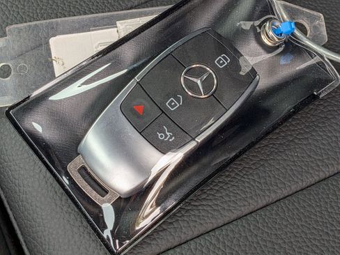Used 2026 Mercedes-Benz GLB 250 image 37