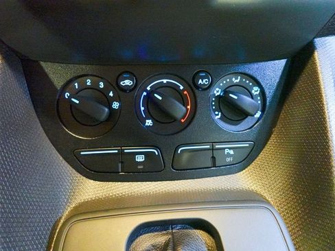 Used 2018 Ford Transit Connect XL image 17