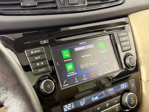 Used 2019 Nissan Rogue S image 15