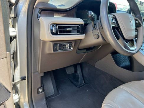 Used 2022 Lincoln Aviator Reserve w/ Equipment Group 201A AWD/4WD image 25