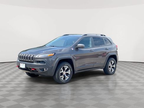 Used 2014 Jeep Cherokee Trailhawk w/ Technology Group AWD/4WD image 4