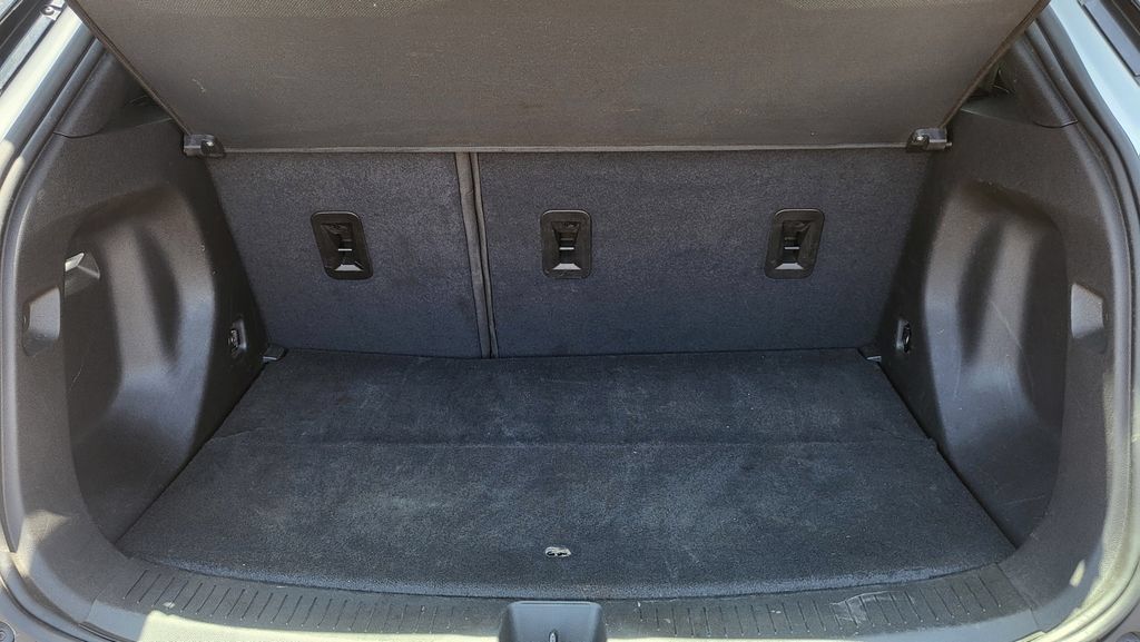 Used 2023 Chevrolet Bolt EUV LT FWD image 14
