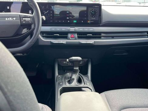 Used 2025 Kia K4 EX FWD image 3