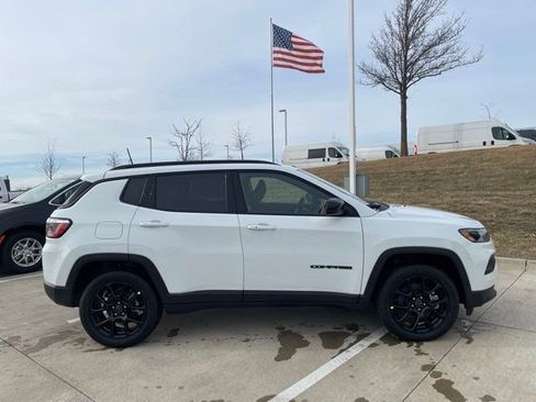 New 2026 Jeep Compass Latitude AWD/4WD image 7