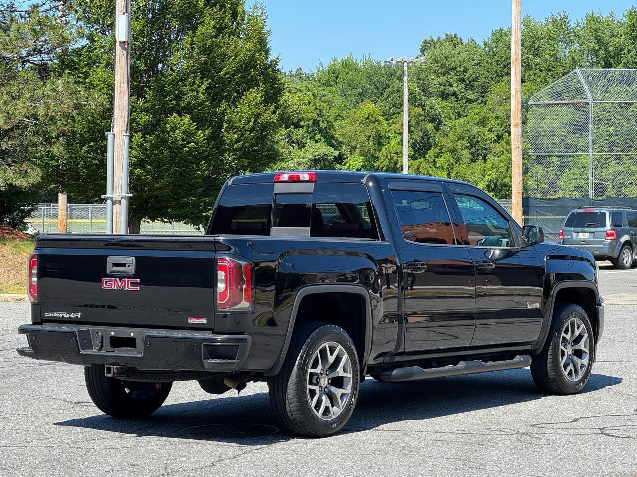 Used 2018 GMC Sierra 1500 SLT AWD/4WD image 6