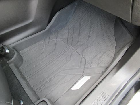 Used 2022 Chevrolet Equinox RS w/ RS Leather Package image 30