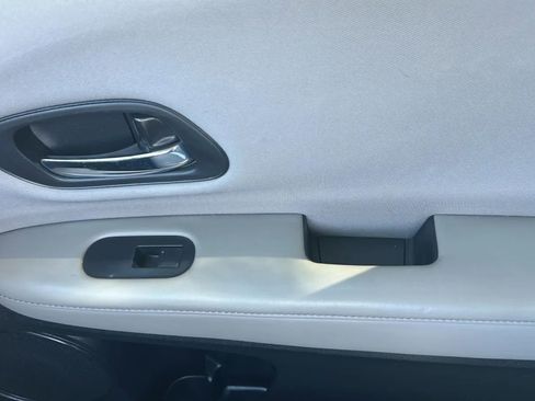 Used 2016 Honda HR-V LX image 21
