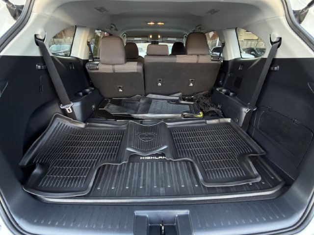 Used 2022 Toyota Highlander L AWD/4WD image 26