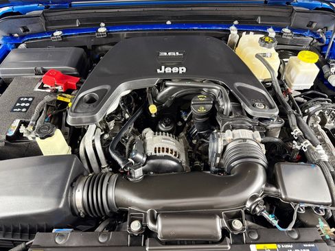 Used 2021 Jeep Gladiator Sport AWD/4WD image 14