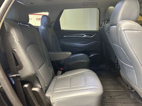 Used 2019 Buick Enclave Essence image 28