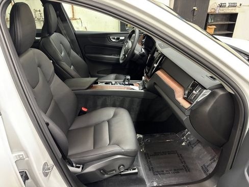Used 2024 Volvo XC60 B5 Plus w/ Protection Package Premier AWD/4WD image 19