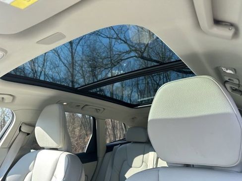 Certified 2023 Volvo XC60 B5 Plus w/ Protection Package Premier image 18