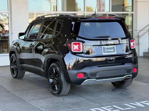 Used 2018 Jeep Renegade Limited image 9