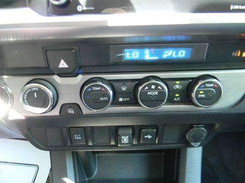 Used 2023 Toyota Tacoma SR5 AWD/4WD image 16