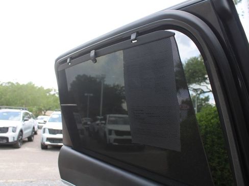 Used 2022 Kia Telluride SX w/ Towing Package FWD image 28