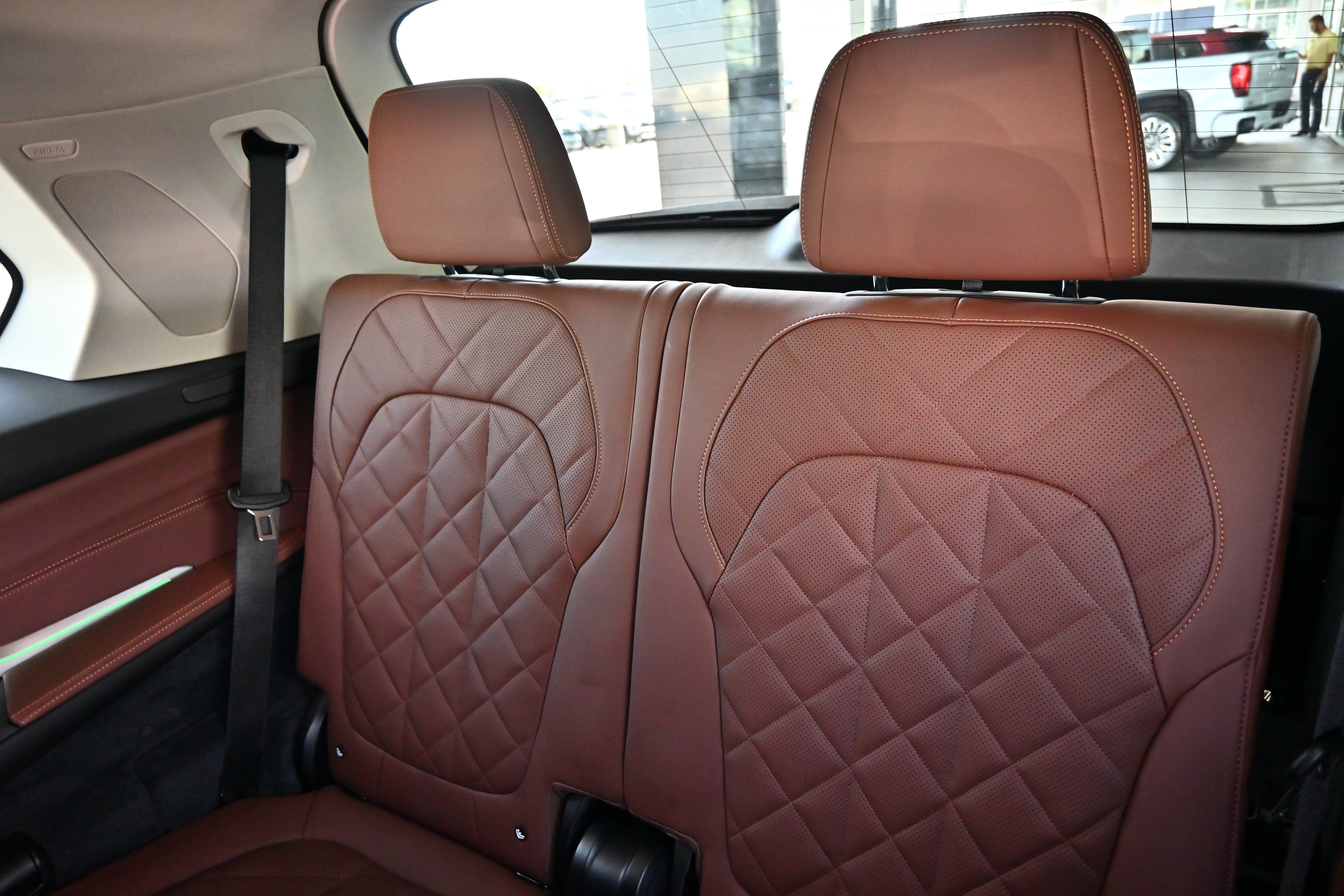 Used 2027 BMW X7 xDrive40i AWD/4WD image 17