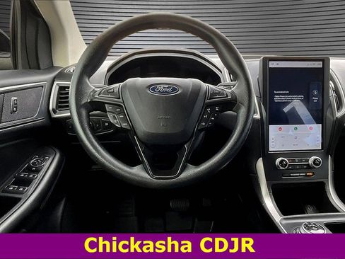 Used 2023 Ford Edge SE w/ Black Appearance Package image 8